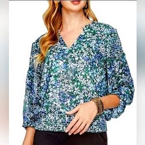 NWT 1X or 2X Karl Lagerfeld Paris Floral Blouse